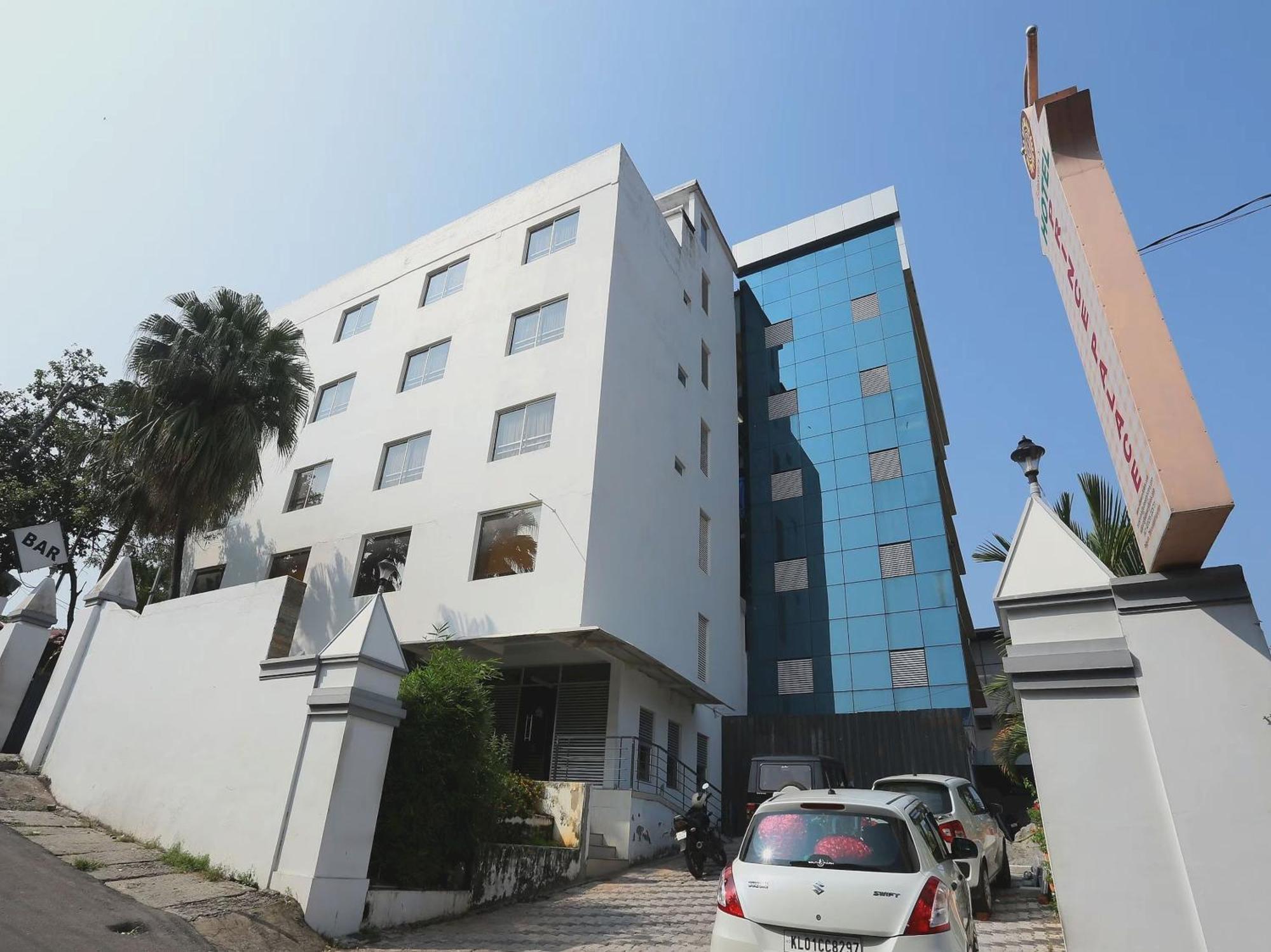 Super Townhouse Prince Palace Thiruvananthapuram Exterior foto
